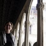 La ganadora de las elecciones municipales en Barcelona, Ada Colau (BComú), en la galería gótica del ayuntamiento de Barcelona