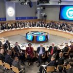 Los participantes en la reunión del FMI de este fin de semana posan para la cámara