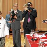 Elena Mudarra recogió ayer el garadón a su marido en un acto presidido por la Infanta Elena y Lizaveztsky