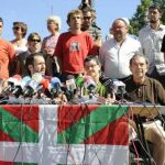 Un grupo de ciudadanos anónimo ha convocado hoy en rueda de prensa en Bilbao una manifestación para el próximo día 27 de agosto en las calles de la capital vizcaína