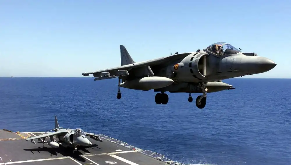 Un avión "Harrier" de la Armada
