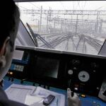 El AVE entra en la estación de Atocha procedente de Valencia, recorrido que hará en hora y 35 minutos