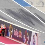 Cuando afrontaba su segunda tanda en la Q2, una señal de error se encendió en su moto. La dejó, corrió a por la otra y superó los tiempos de Dovizioso y Lorenzo