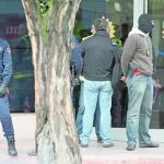 Los agentes no entienden que tengan que gastar más que sus compañeros de uniforme en el dinero que destinan para comprar ropa
