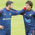 Cesc jugará un rato hoy ante Corea, mientras que a Silva le toca descansar. Los dos son grandes compañeros y se llevan muy bien