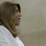 La presidenta de la Junta de Andalucía en funciones, Susana Díaz, durante su intervención en el Pleno del Parlamento andaluz en Sevilla