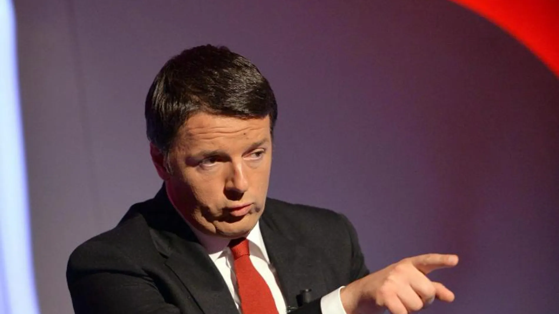 El «premier» italiano, Matteo Renzi, en una entrevista en televisión
