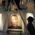 El disidente Liu Xiaobo será homenajeado hoy con una exposición en Oslo, donde no podrá acudir para recoger el Nobel de la Paz