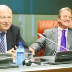 El ministro de Asuntos Exteriores, Miguel Ángel Moratinos, ayer junto a su homólogo francés