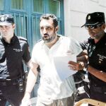 Luis Carbajo, a la salida del juzgado de guardia, antes de ser ingresado en observación en el Macarena