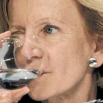 Elena Salgado ha puesto la maquinaria del Estado al máximo para poder cambiar a tiempo las nóminas de tres millones de funcionarios
