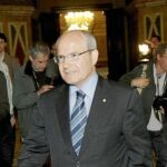 Montilla tuvo que responder ayer a las preguntas de todos los grupos, salvo el PSC, sobre cómo piensa reducir el déficit público