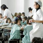 Una alimentación equilibrada es fundamental para la salud durante los años de crecimiento