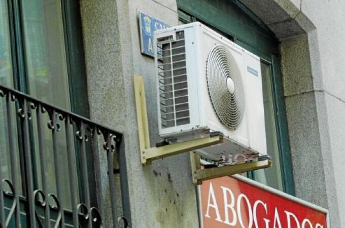 Se frenaría la proliferación de aparatos de aire acondicionado en fachadas y cubiertas