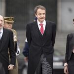 El debate sucesorio ha vuelto a abrirse con dos nombres sobre la mesa: el de la ministra de Defensa, Carme Chacón y el vicepresidente Rubalcaba