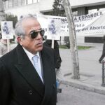 Carlos Morín vuelve a ser cuestionado por 115 abortos que no están amparados ni siquiera en la nueva legislación