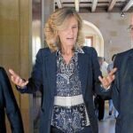 Cristina Garmendia, ayer, entre Antoni Brufau y Andreu Mas-Colell