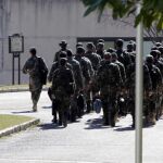 La oposición impone al Gobierno la reforma de Ley de la Carrera Militar en seis meses