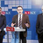 Ábalos, Alarte y Signes, ayer en conferencia de prensa