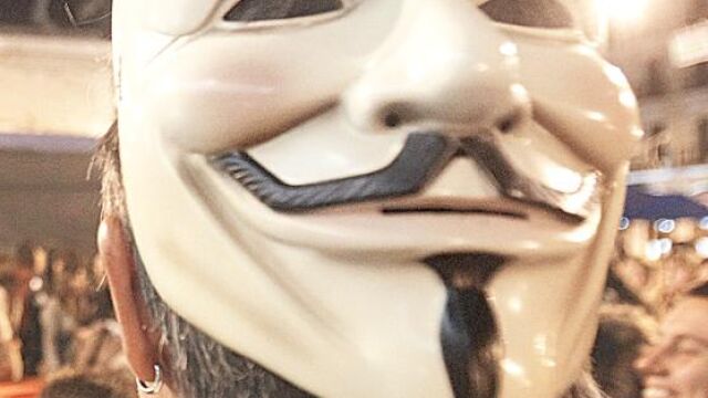 Anonymous colapsó la página de la Policía para protestar por la detención de tres de sus miembros el pasado viernes