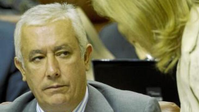 El presidente del Partido Popular andaluz, Javier Arenas, en el Pleno parlamentario del pasado miércoles