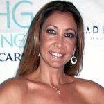 María Bravo, su socia, durante un acto en Marbella
