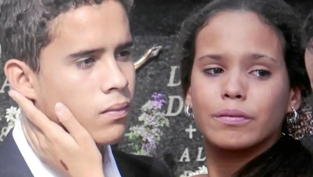 José Fernando, Gloria Camila y Rocío Carrasco son su más firme apoyo