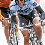 Contador, en pleno esfuerzo, con Evans y Samuel a su rueda