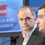 Esteban González Pons y Antonio Sanz, ayer, en la sede nacional del PP en Madrid