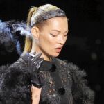 Jacobs para Vuitton buceó en la estética porno de los años cuarenta