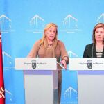 La portavoz regional, María Pedro Reverte, y la consejera de Sanidad, María Ángeles Palacios, ayer en San Esteban