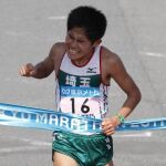 Kawauchi, al cruzar la línea de meta