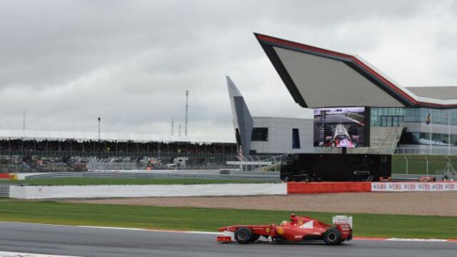 Alonso acabó segundo a apenas 63 milésimas de Vettel