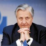 El presidente del BCE, Jean-Claude Trichet, mantiene la «posibilidad» de subir los tipos en abril