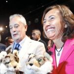 El presidente de la Junta de Andalucía, con Rosa Aguilar, ayer en el municipio cordobés de Montoro