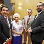 Calvo Sotelo acompañada de sus dos hijos y del director del documental, Alfonso Bullón de Mendoza.