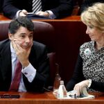 La presidenta de la Comunidad de Madrid, Esperanza Aguirre, junto al vicepresidente regional, Ignacio González