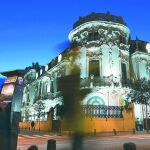 El Palacio Longoria acoge hoy las votaciones de las que saldrá una nueva junta directiva de la entidad