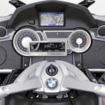 Los seis cilindros condicionan el diseño de la K 1600, una moto concebida y equipada para largos viajes