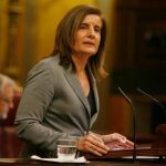 Fátima Báñez, en foto de archivo, pide la dimisión de Rubalcaba por saber cómo crear empleo y no hacerlo en siete años