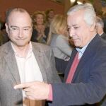 Arenas, junto al actual alcalde de Almería y candidato, Rodríguez-Comendador, ayer, en Almería