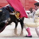 El manchego da un pase de pecho, ayer, rodilla en tierra