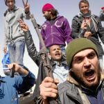 Rebeldes libios celebran, ayer, la reconquista de la ciudad de Ajdabiya