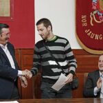 Oier Eizmendi (c), de Bildu, nuevo alcalde de Leitza