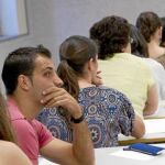 El sistema de la Oferta Pública de Empleo consta de tres fases: la oposición, el concurso en el que se valoran los méritos de los postulantes y las prácticas