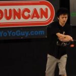 Shinji Saito hace malabarismos con el yoyo