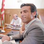La irrupción de Carlos García, concejal del PP en el ayuntamiento de Elorrio, dejó ver la verdadera cara de Bildu