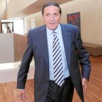 El consejero de Sanidad, Antonio María Sáez Aguado, momentos antes de comparecer, en las Cortes