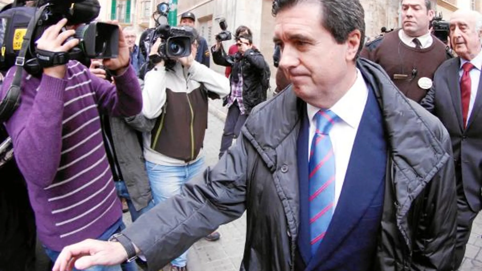 El expresidente balear Jaume Matas fue condenado porque su mujer cobraba sin ir a trabajar, lo que recuerda al caso de Jéssica, la exnovia de José Luis Ábalos