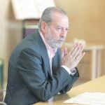 Villalobos ve compatible Alcaldía con Diputación, pero no con el Parlamento